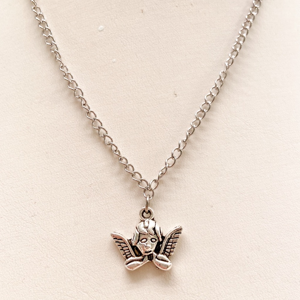 HANDMADE y2k cherub necklace👼